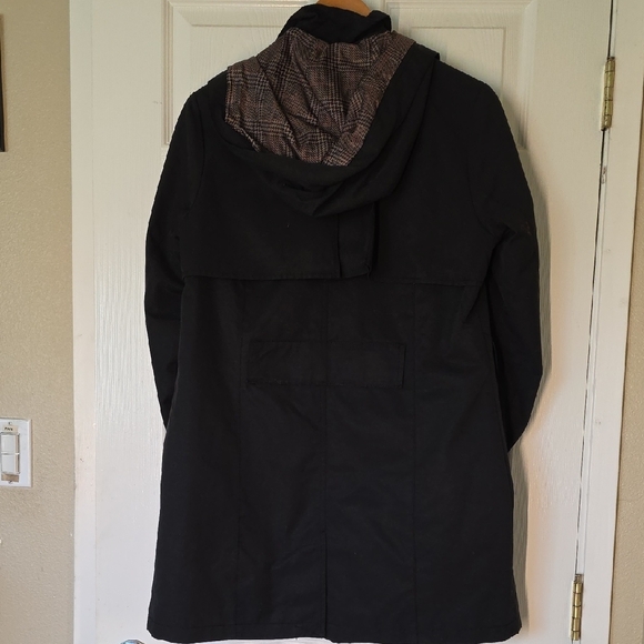 Double Breast Water Resistant Trench Coat - Picture 4 of 10